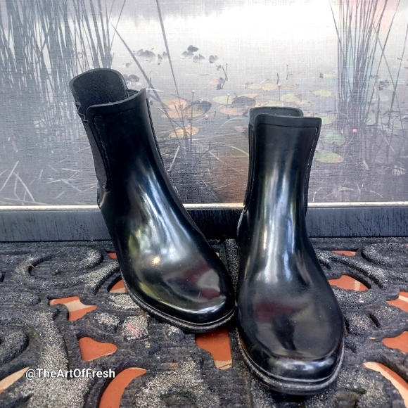 Donna Karan Black DKNY Marsha Rain Boots sz 7 - Picture 4 of 16